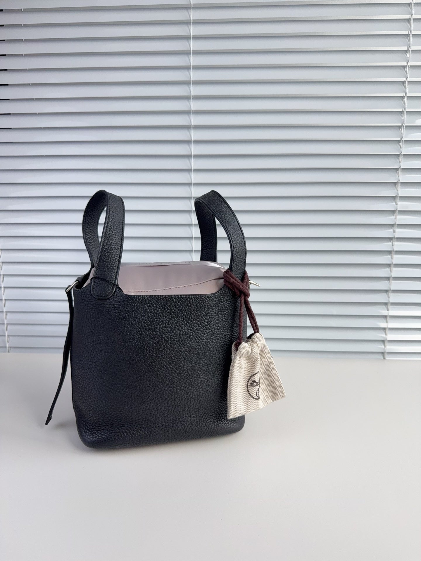 Hermes 菜篮子18黑银 c刻