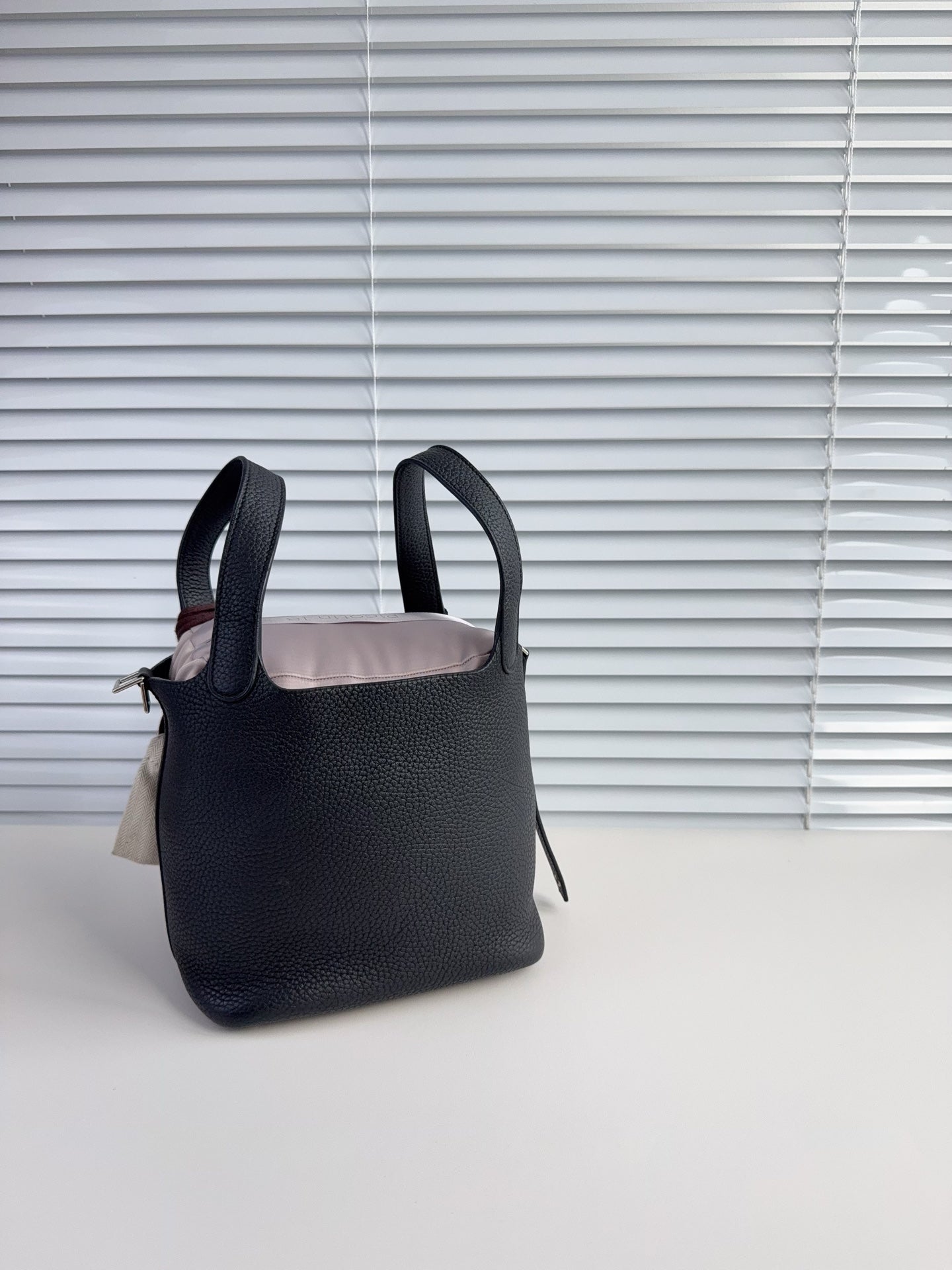 Hermes 菜篮子18黑银 c刻