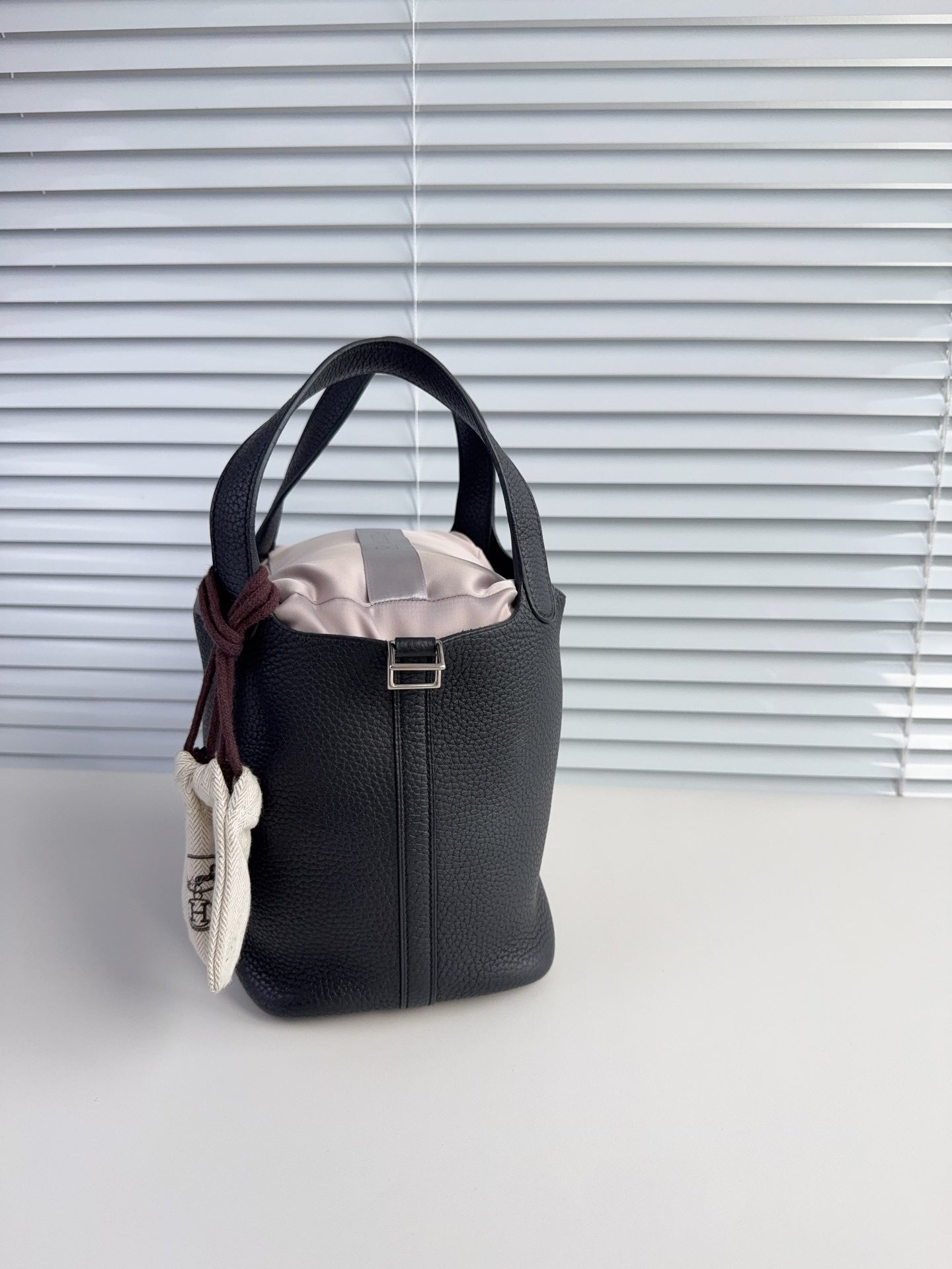 Hermes 菜篮子18黑银 c刻