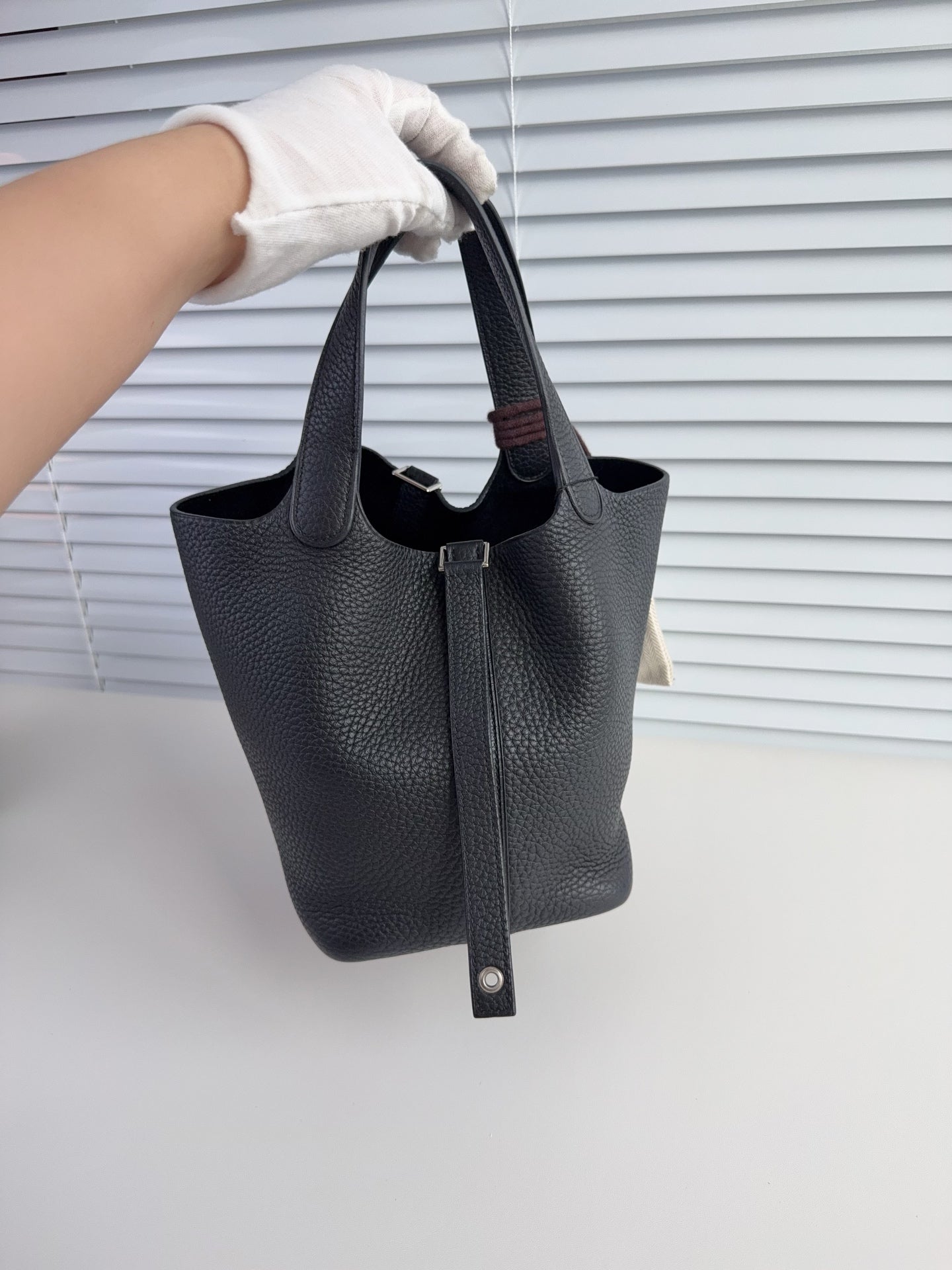 Hermes 菜篮子18黑银 c刻