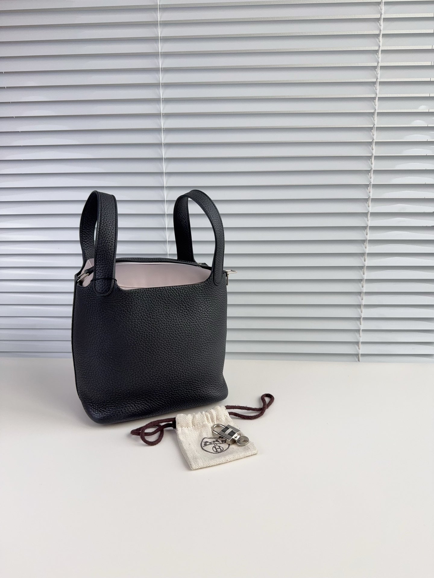 Hermes 菜篮子18黑银 c刻